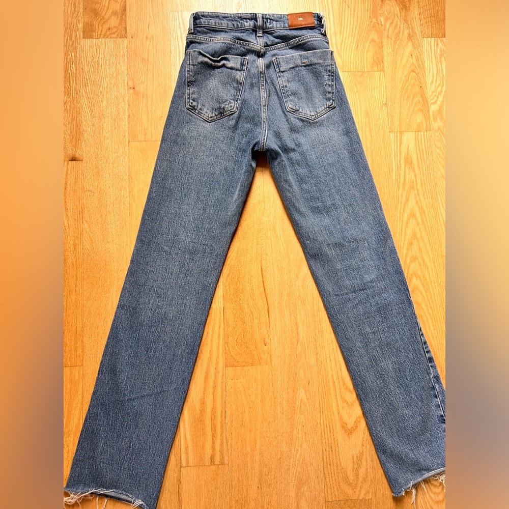 ZARA STRAIGHT LEG HIGH RISE JEANS USA 2 - Picture 3 of 5
